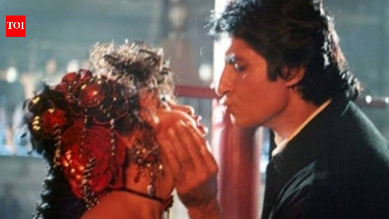 Amitabh Bachchan’s ‘Jumma Chumma’ shoot turned dangerous when Kimi Katkar was ‘thrown off 20 feet’; Chinni Prakash revealed her fall from cliff: It hurt her’ | Hindi Movie News