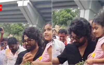 When Allu Arjun celebrated Ganesh Visarjan with daughter Allu Arha; carried her in his arms; chanted Ganpati Bappa Morya | Telugu Movie News