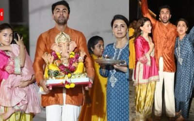 Ranbir Kapoor, Alia Bhatt, Neetu Kapoor perform Ganpati Visarjan, hide Raha’s face while posing for the paparazzi, chant ‘Ganpati Bappa Morya’ – PICS inside |