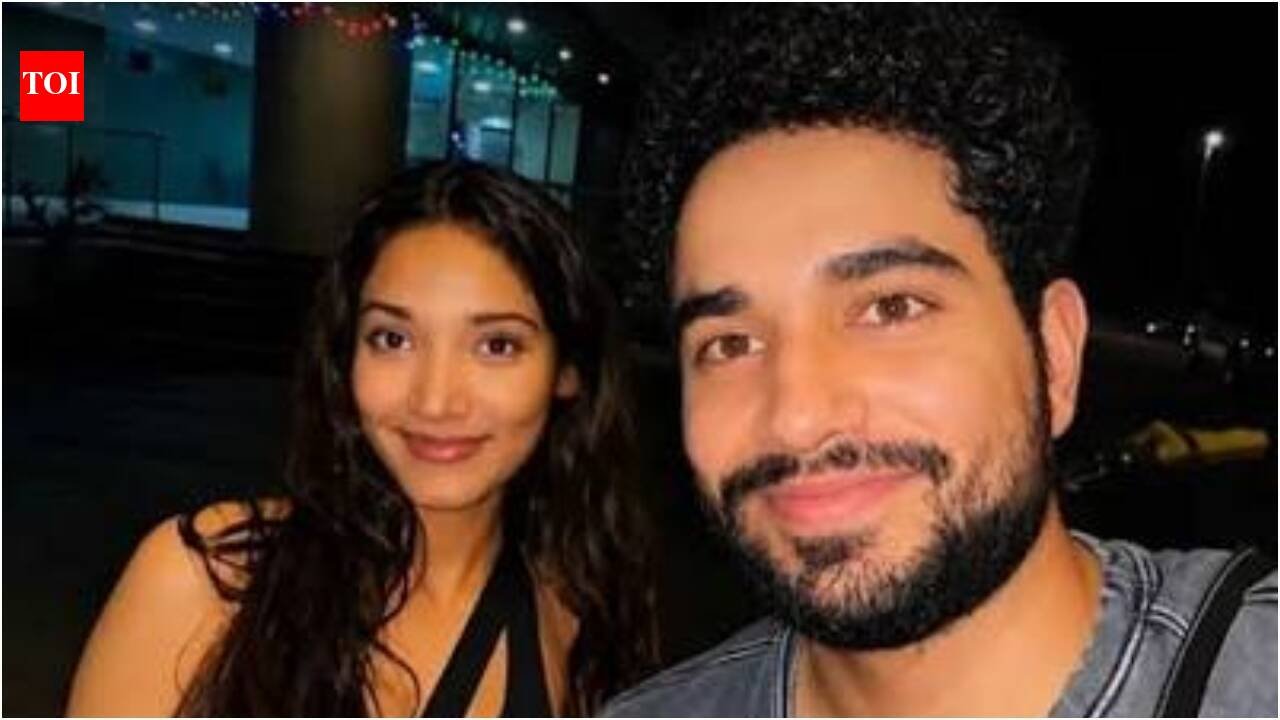 Medha Shankr spotted stepping out of rumoured boyfriend Samay Raina’s Rs 1.3 crore car, reacts to paps – Watch | Hindi Movie News