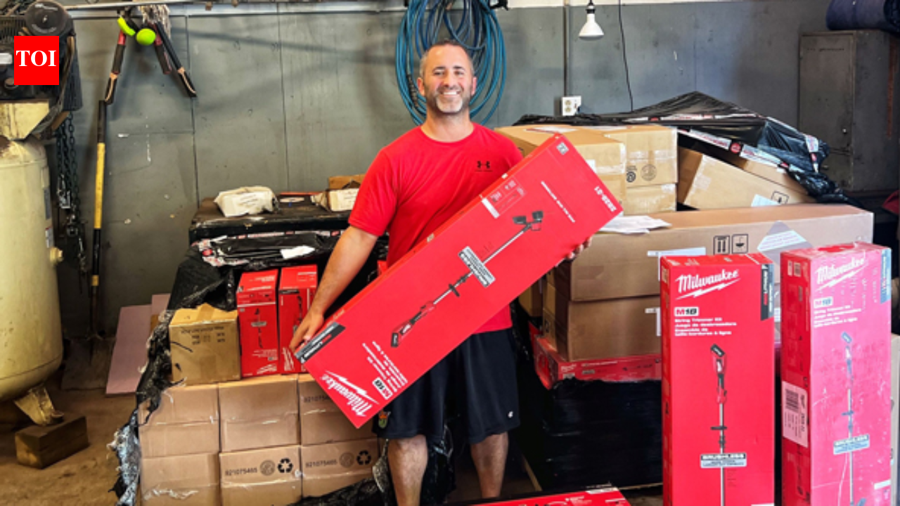 In 2020, a New Jersey man lost his job and began mowing lawns for free; six years later, his volunteer network has grown to more than 2,000 people across all 50 US states