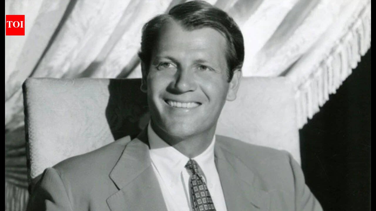 In 1995, Hollywood actor Joel McCrea’s family gave up most of his 300-acre California ranch for public recreation; the land became a protected open space |