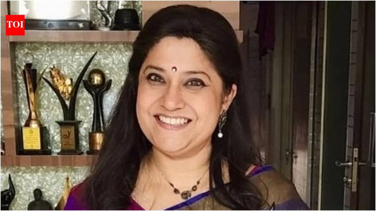 32 years of ‘Hum Aapke Hain Koun.’: Renuka Shahane recalls working with Madhuri Dixit, calls Salman Khan ‘mischievous’ | Hindi Movie News