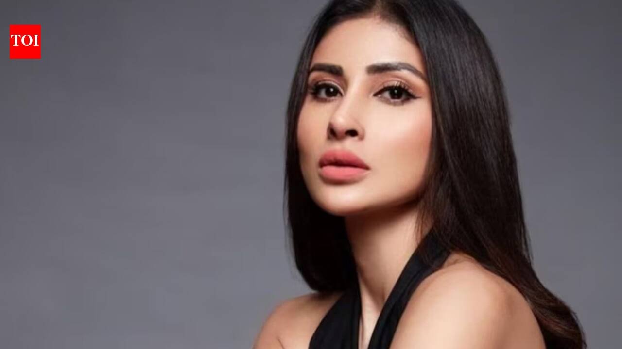 Mouni Roy turns 41; says ‘I know who’s mine’; celebrates with close friends; after separation from Suraj Nambiar | Hindi Movie News