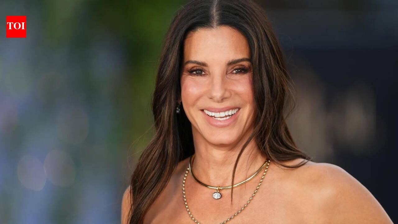 After Hurricane Katrina, Sandra Bullock helped rebuild a New Orleans school; in 2010, she helped fund its $700,000 medical and dental clinic, designed to provide free healthcare to students