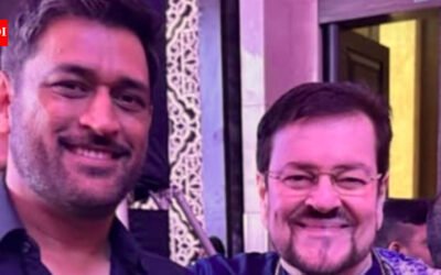 MS Dhoni meets Nitin Mukesh and his family; veteran singer says he is ‘Thala’ for a reason as cricketer sings ‘Main Pal Do Pal Ka Shayar Hoon’ |