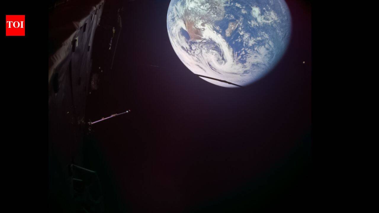 NASA’s Jupiter-bound spacecraft changed direction by 20 degrees and gained 3.5 km/s in speed using Earth’s gravity; ESA’s Juice spacecraft needed no major engine burn for the boost