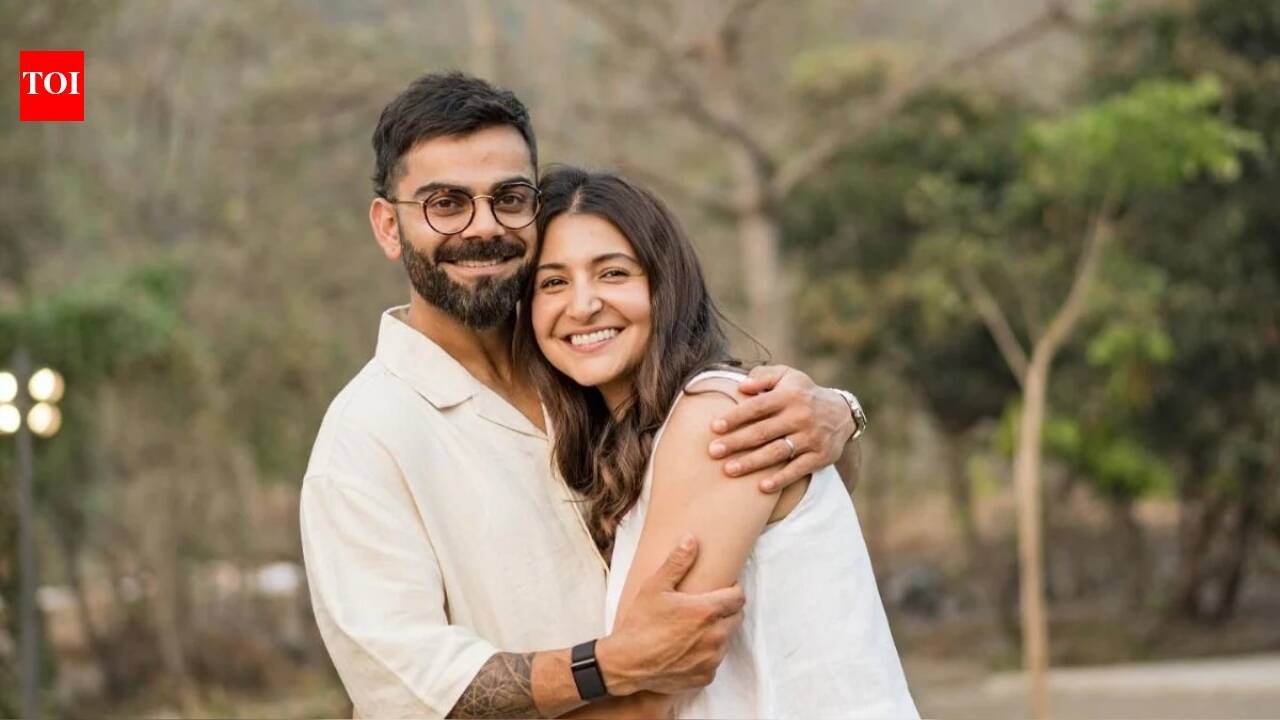Virat Kohli mimics people really well, maybe Anushka Sharma can give him some acting tips, says Rahul Dravid: ‘He is pretty much a pro at it’ |