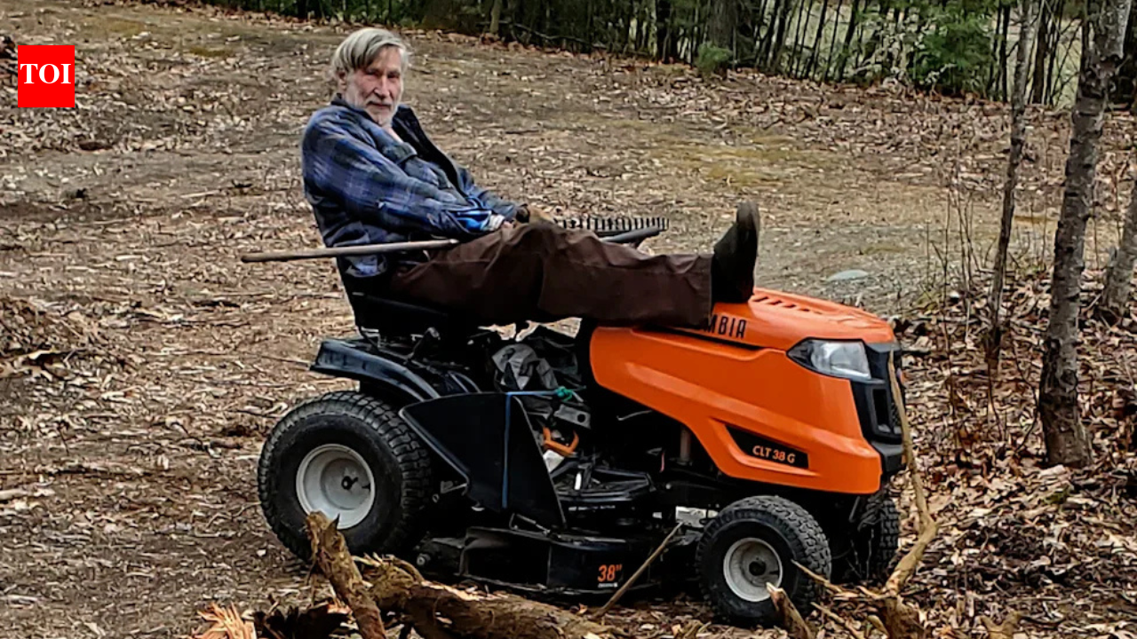 A New Hampshire groundskeeper lived in an empty trailer and mowed lawns; after his death, town discovered he had donated .8 million to support education, health and recreation | World News
