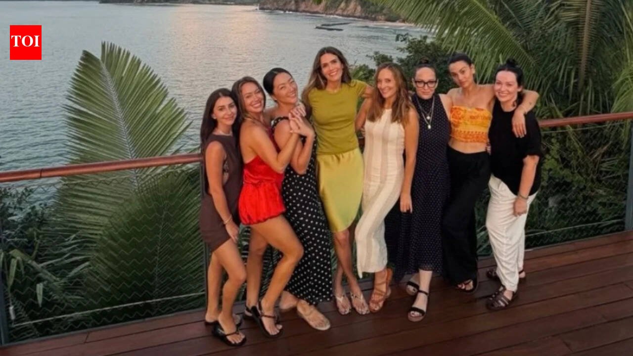 Hilary Duff posts about a ‘mom group chat’ getaway in Mexico with Mandy Moore, Gaby Dalkin, and others: ‘The group chat made it to the jungle’ |