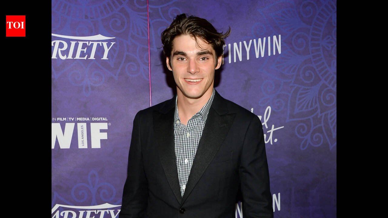 RJ Mitte dies by suicide: ‘Breaking Bad’ co-stars Bryan Cranston, Aaron Paul, Dean Norris, Marlee Matlin and other Hollywood stars pay tribute |
