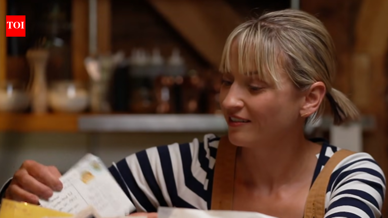 After personal setbacks and losing her first restaurant, Erin French rebuilt her career in a small Maine town; her restaurant now receives around 60,000 reservation postcards a year