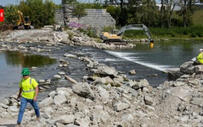 In 1899, Indianapolis built a dam to create a boating lake on the White River; 127 years later, crews are removing it after the structure altered more than four miles of river and blocked aquatic wildlife