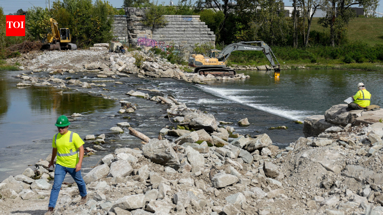 In 1899, Indianapolis built a dam to create a boating lake on the White River; 127 years later, crews are removing it after the structure altered more than four miles of river and blocked aquatic wildlife