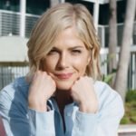 Selma Blair’s rep releases an official statement a week after the star’s airport arrest: ‘There is much more to this story…’ |