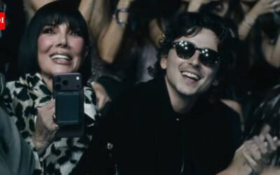 Timothee Chalamet cheers for girlfriend Kylie Jenner as she makes Victoria’s Secret Fashion Show debut in USD 50 million Fantasy Bra |