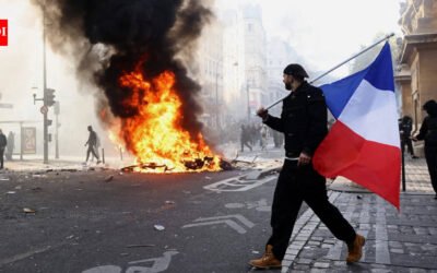 France students’ unrest: 70,000 police deployed, Paris museums closed ahead of fresh weekend protests