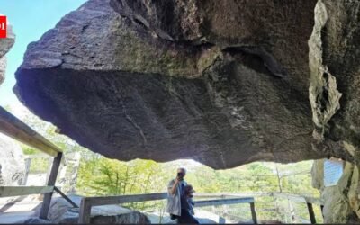 An 80-ton boulder that had hung above visitors at New Hampshire’s Polar Caves since the park opened in 1922 collapsed on the final day of the 2026 season, smashing a walkway but injuring no one