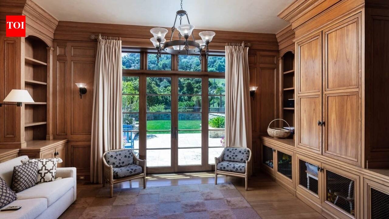 A 41-acre California vineyard estate owned by the family trust of heart surgeon Thomas Fogarty has sold for $11.04 million; the property has a 14,500 sq. ft. Italian villa with wine-tasting room, home theatre and spa