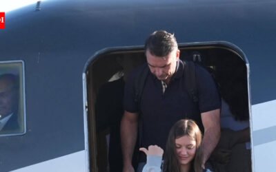 Flavio Bolsonaro lands in Miami after leaving Brazil following election defeat to Lula