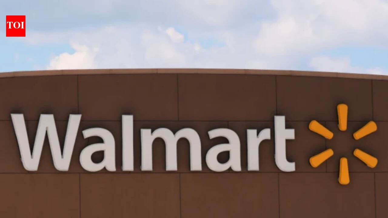 A Georgia shopper won 5,000 over a fall at Walmart in 2020, but her lawyer compared pain damages with an expert’s ,000 daily fee; on October 29, an appeals court overturned the verdict and ordered a new trial